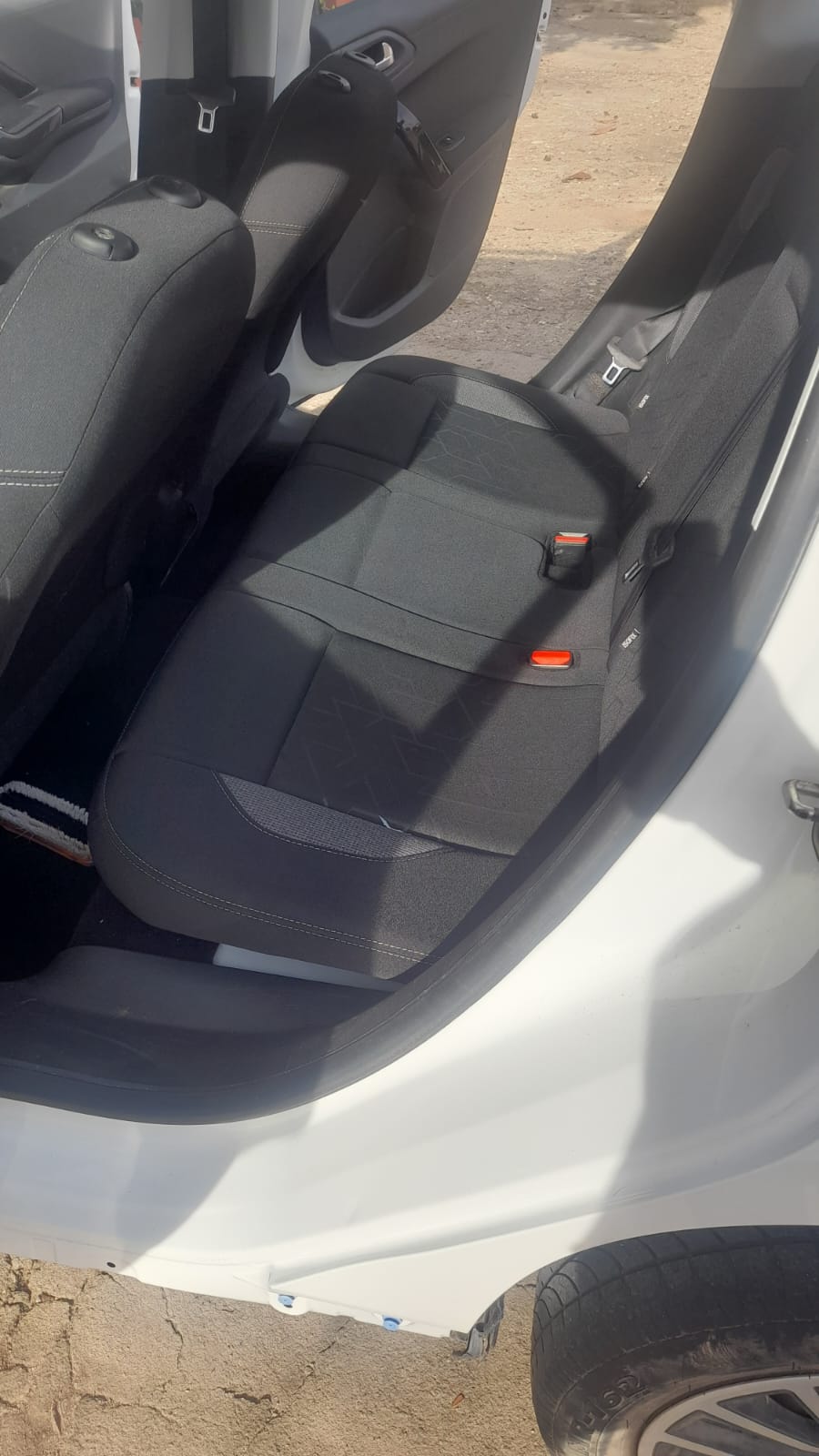 Sedile auto ripulito