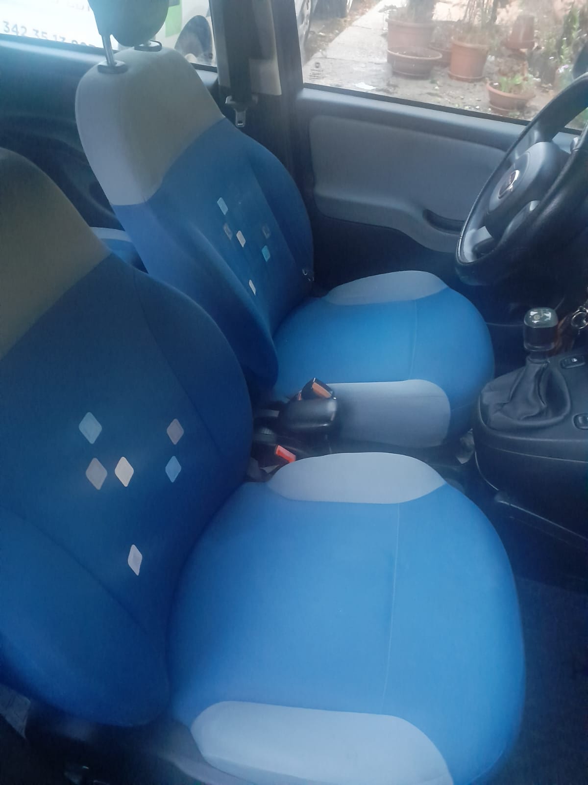 Tappetini auto puliti