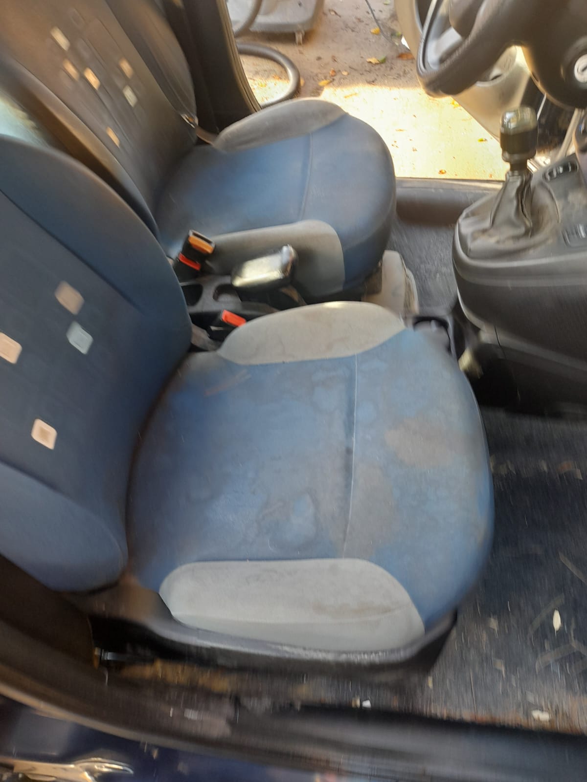 Tappetini auto sporchi