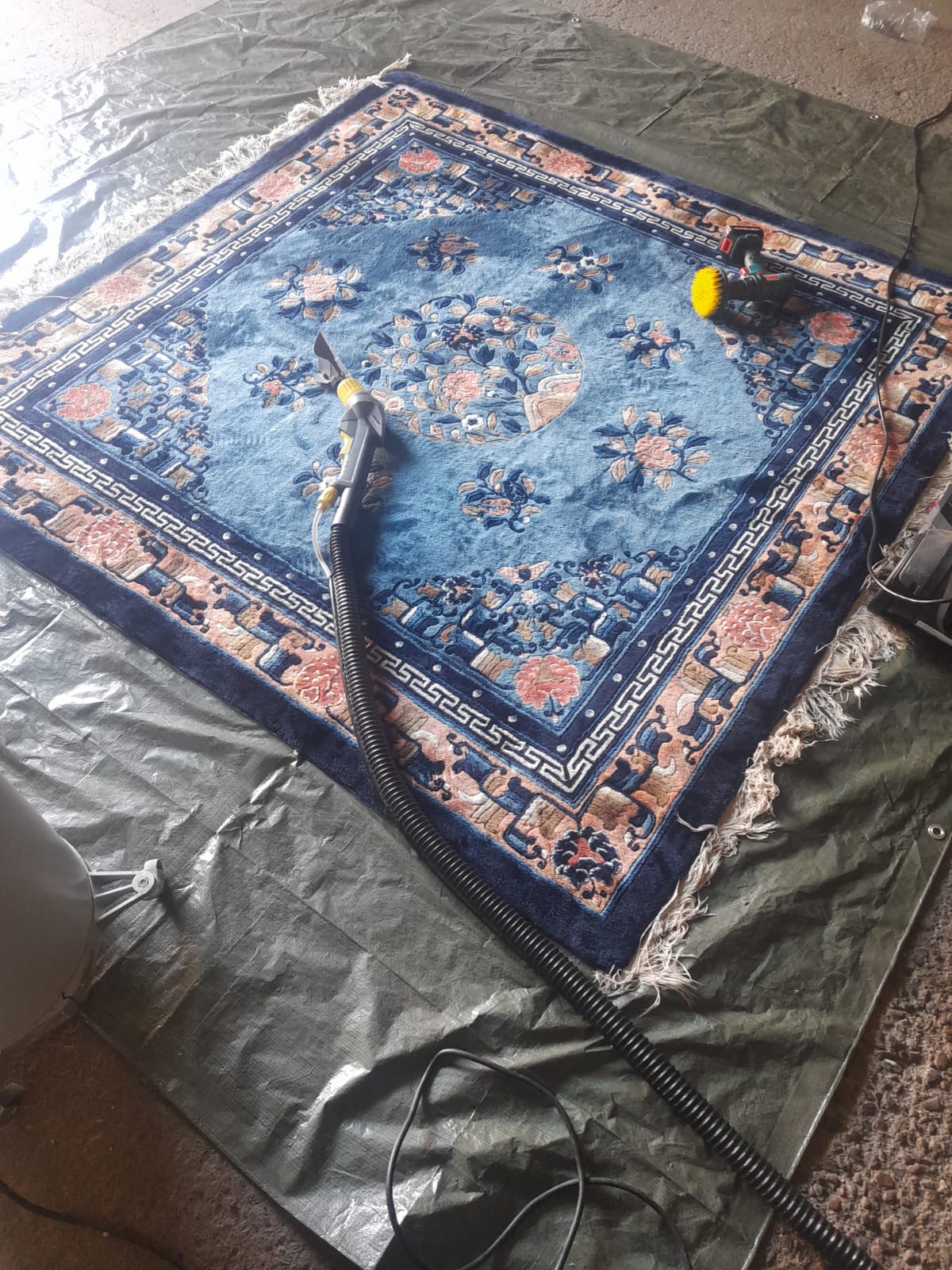 Tappeto moderno sporco